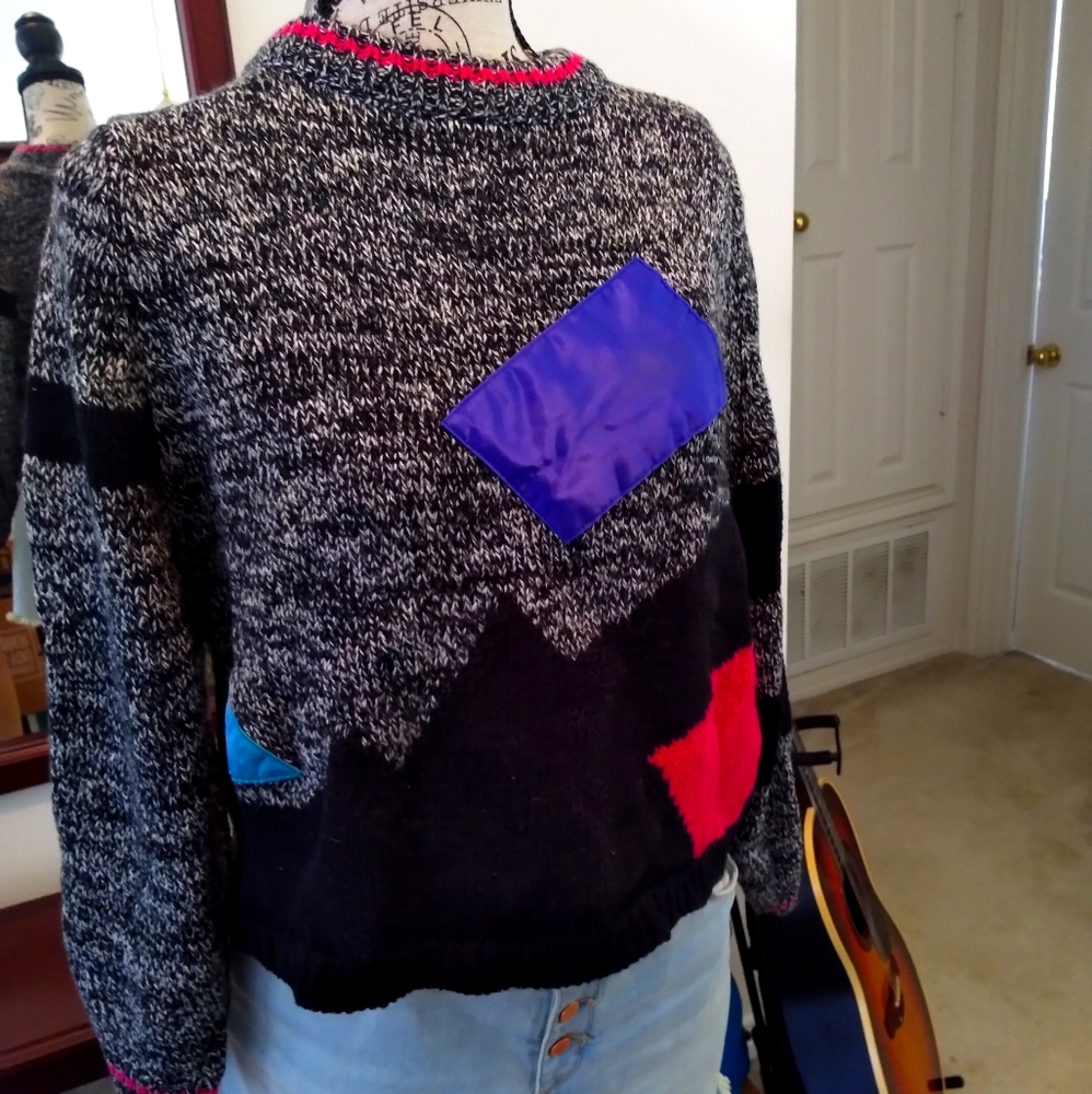 Cool Cute Vintage 80's Sweater Like New